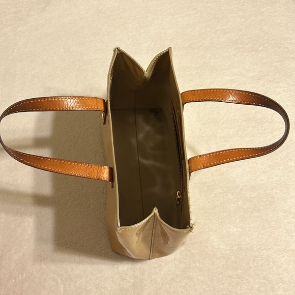 Authentic Louis Vuitton Monogram Beige Vernis Leather Reade PM Mini Tote Bag - Picture 4 of 12